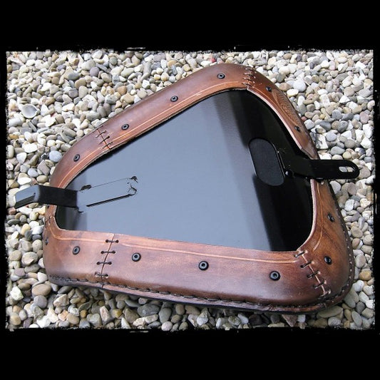 dhcustom up skull brown solo seat - 10-22 Sportster