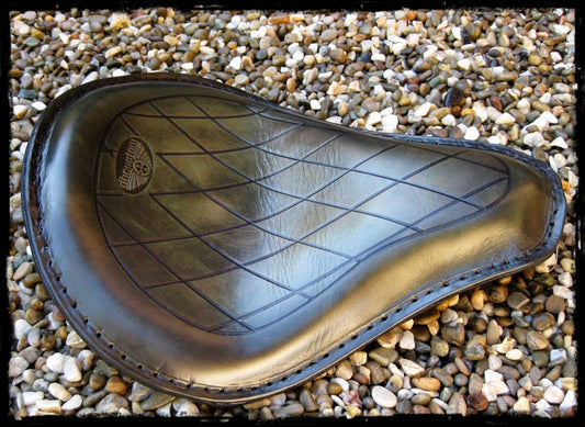 dhcustom green leather diamond solo seat standard - universal