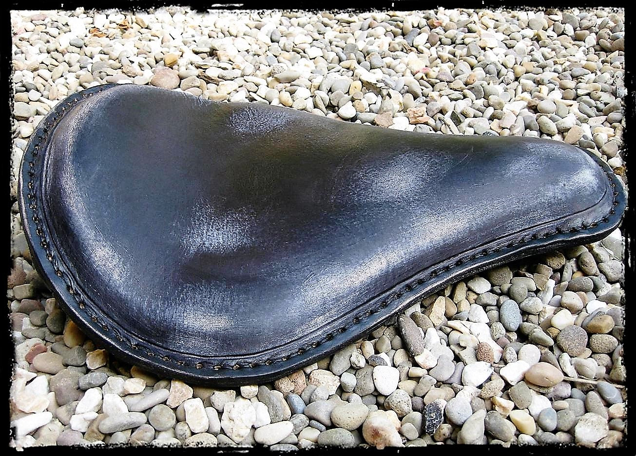 dhcustom blk old leather solo seat medium - universal