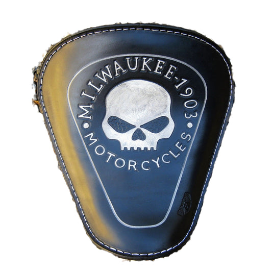 dhcustom milwaukee 1903 skull blk solo seat - 10-22 Sportster