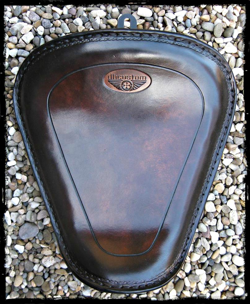 dhcustom up leather dark solo seat - 10-22 Sportster