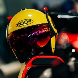 roof boxer alpha helmet - yellow