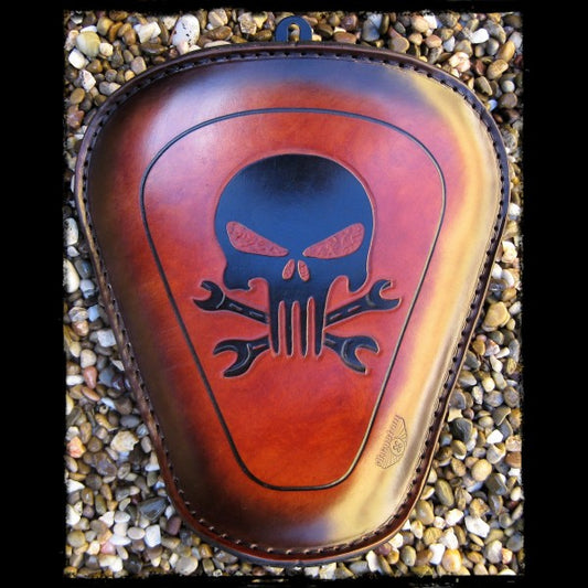 dhcustom up skull brown solo seat - 10-22 Sportster