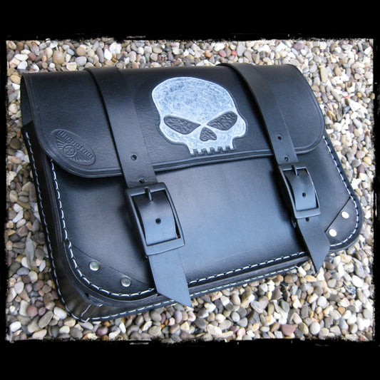 dhcustom skull blk leather saddlebag