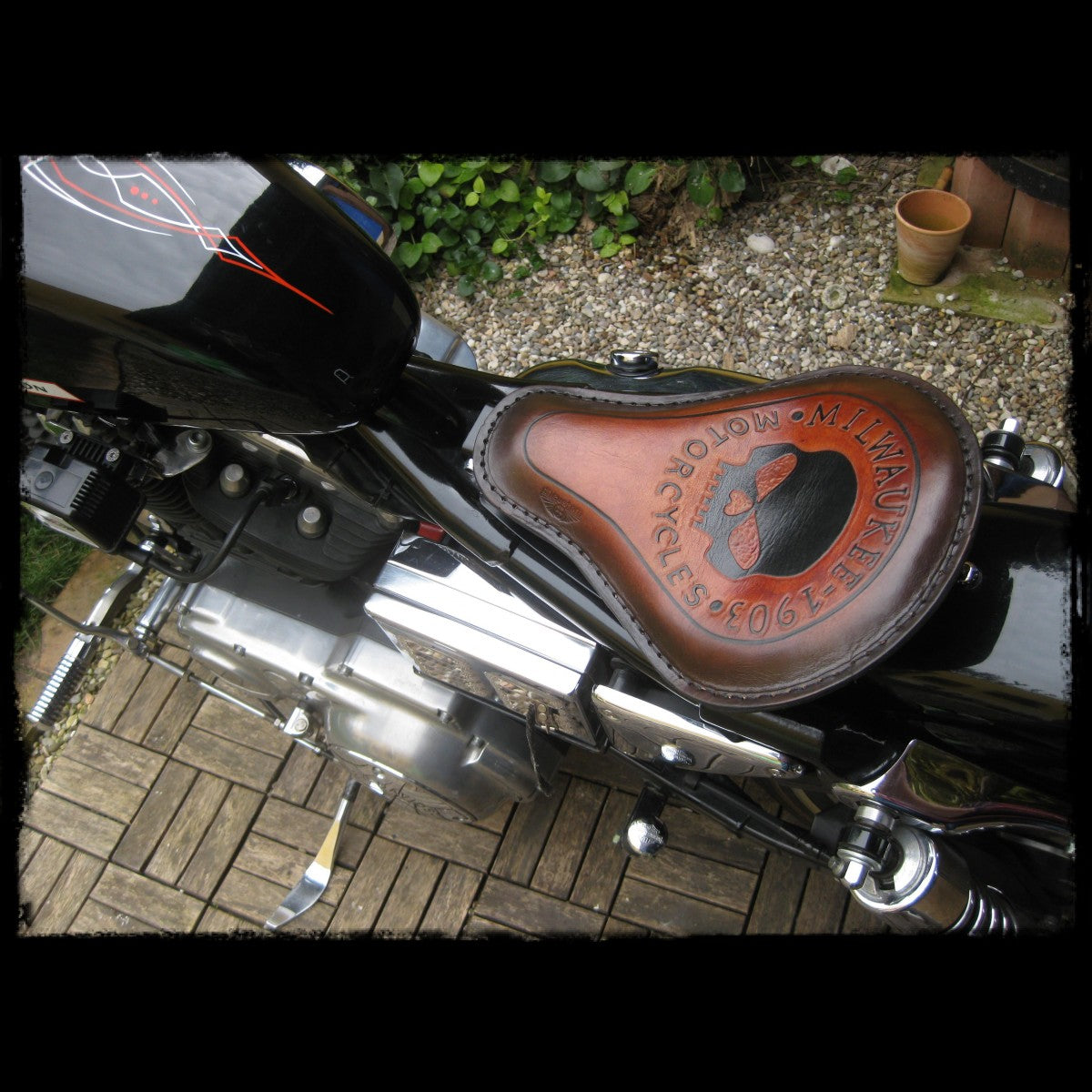 dhcustom milwaukee 1903 skull brown solo seat standard - universal
