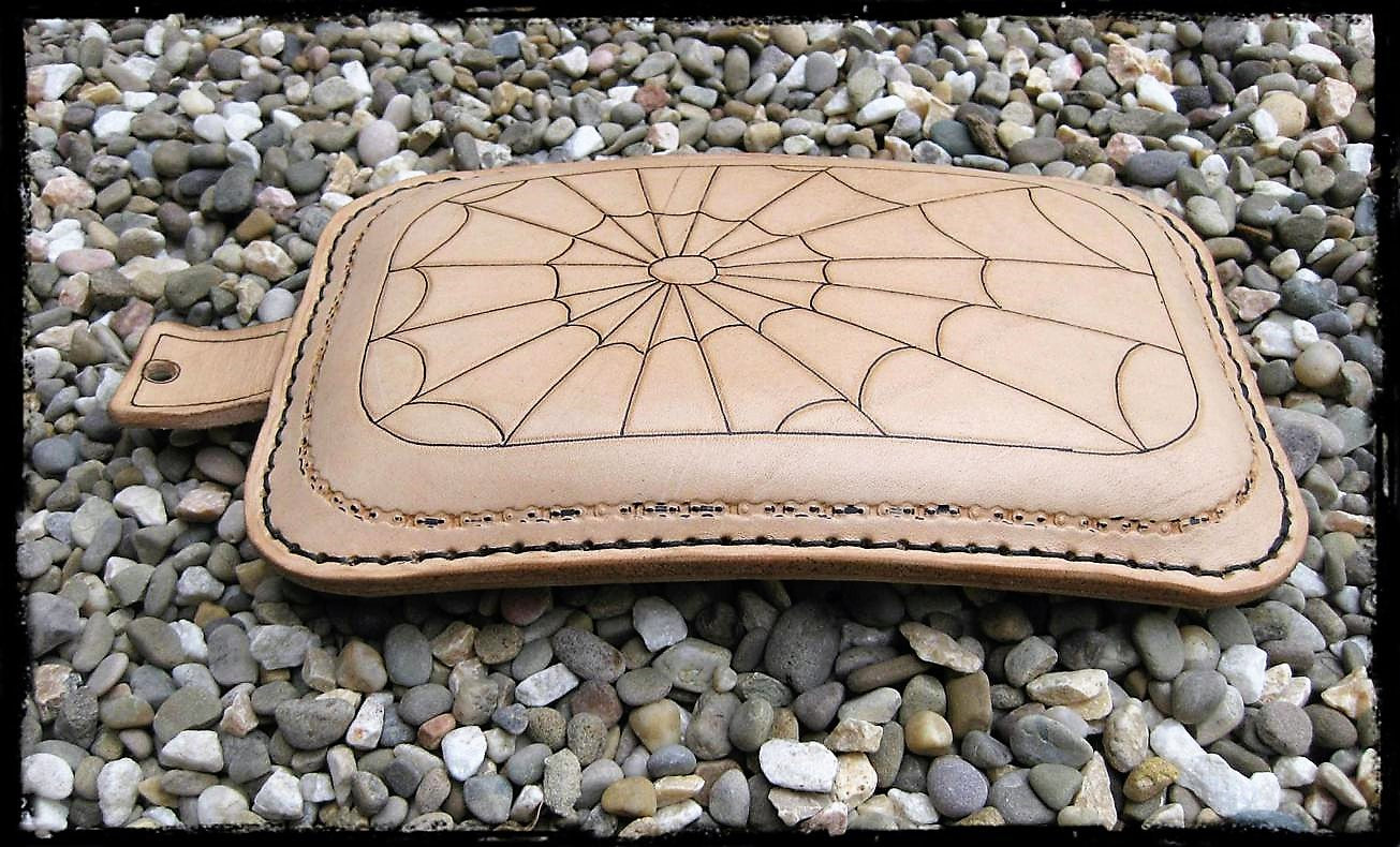 dhcustom spider leather pillion pad