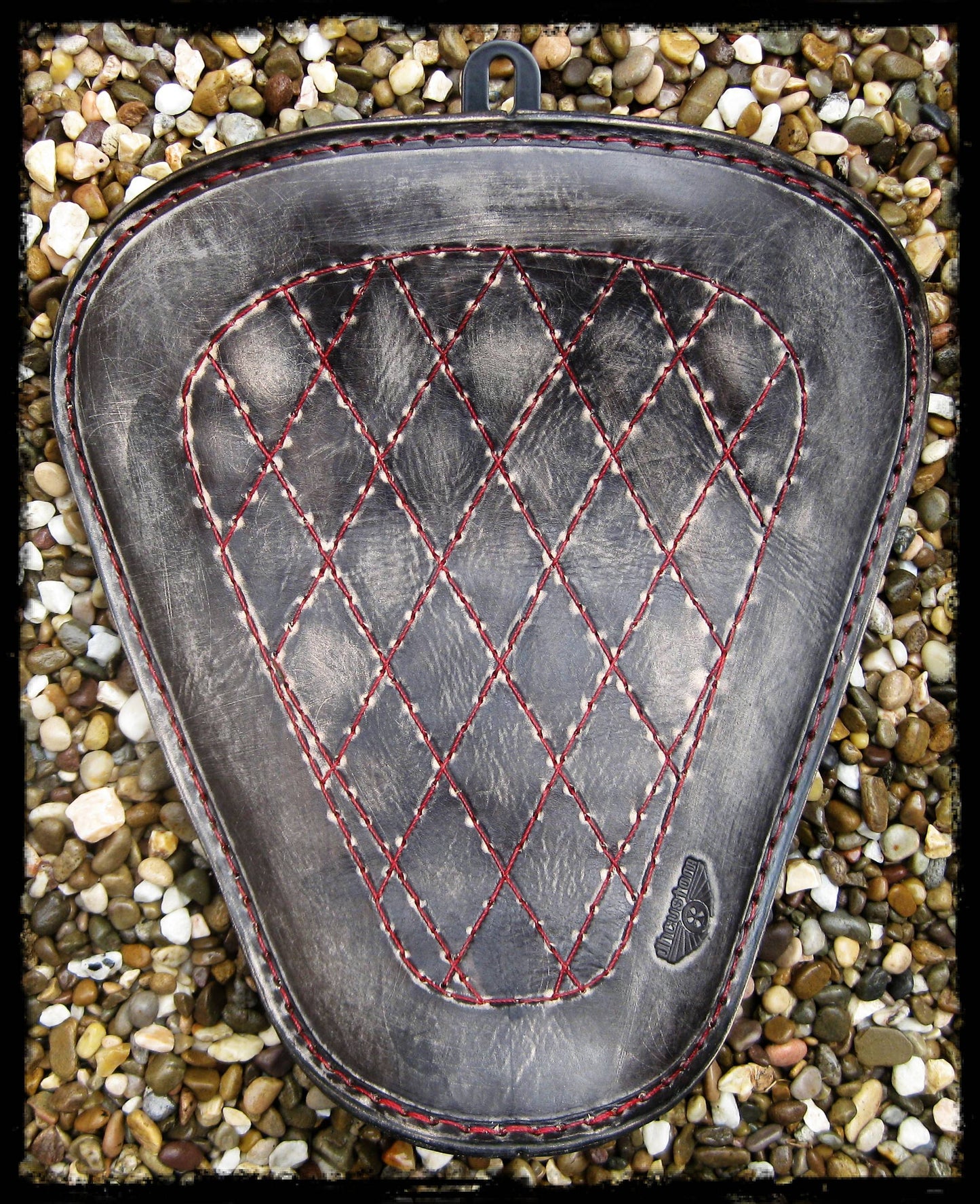 dhcustom up red diamond vintage comfort solo seat - 10-22 Sportster