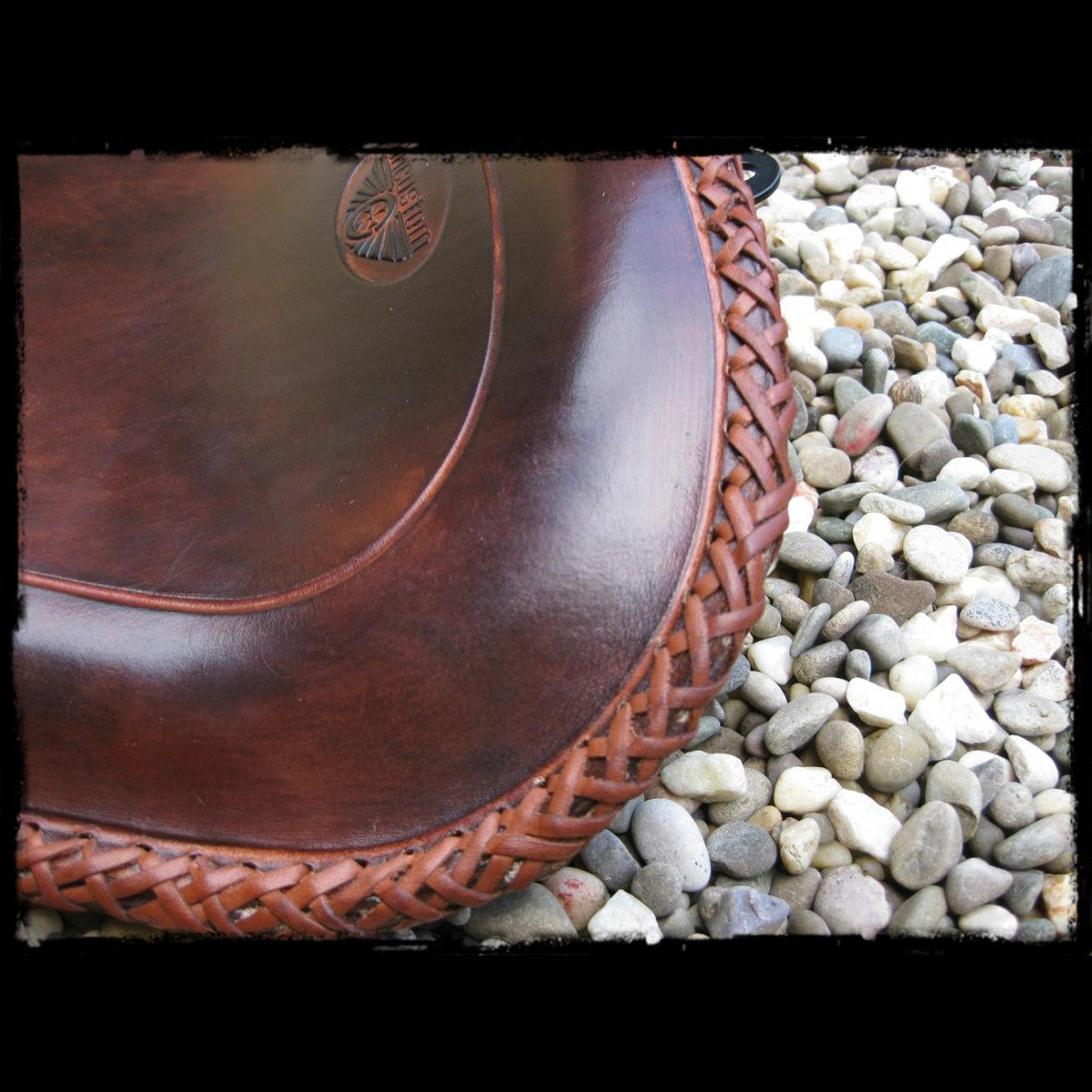 dhcustom up skull brown solo seat - 10-22 Sportster