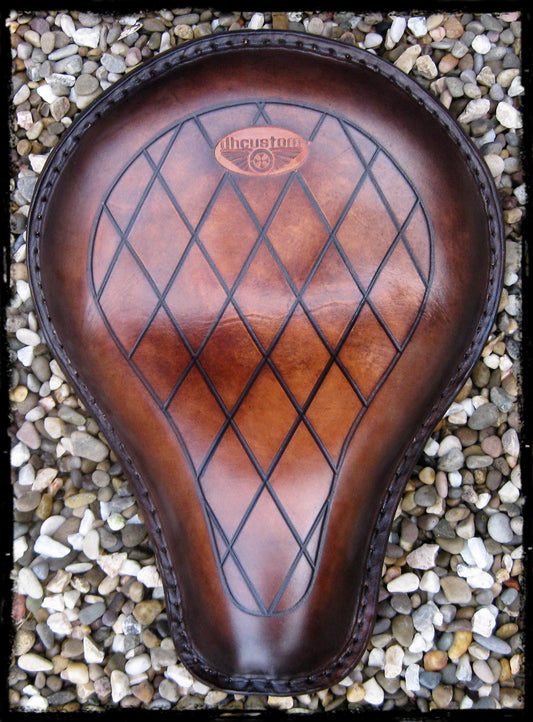 dhcustom brown leather diamond solo seat medium - universal