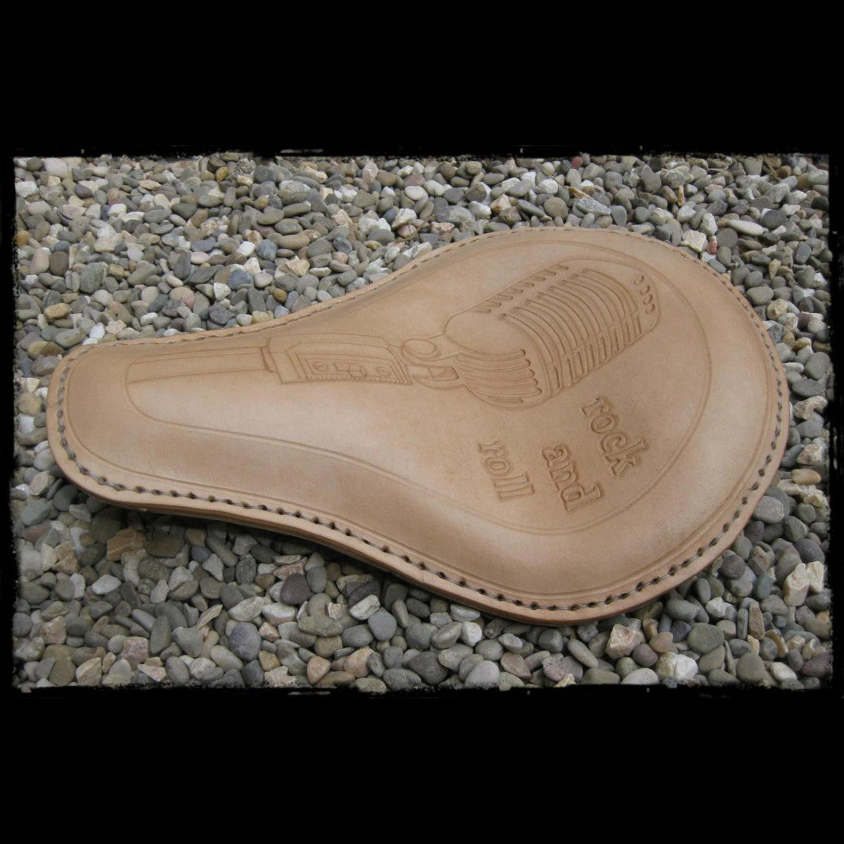 dhcustom rock sand solo seat medium - universal