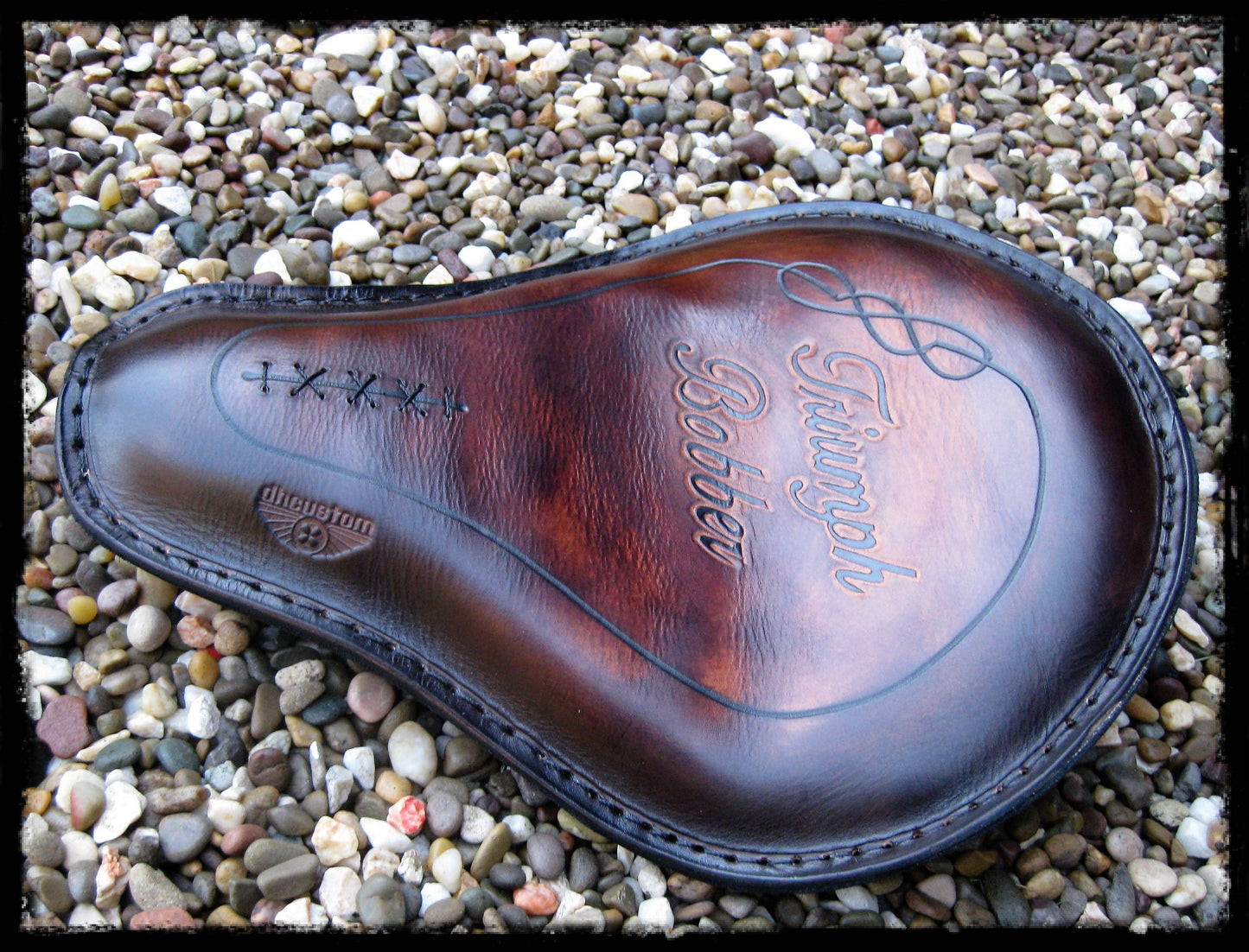dhcustom triumph old school solo seat - Triumph