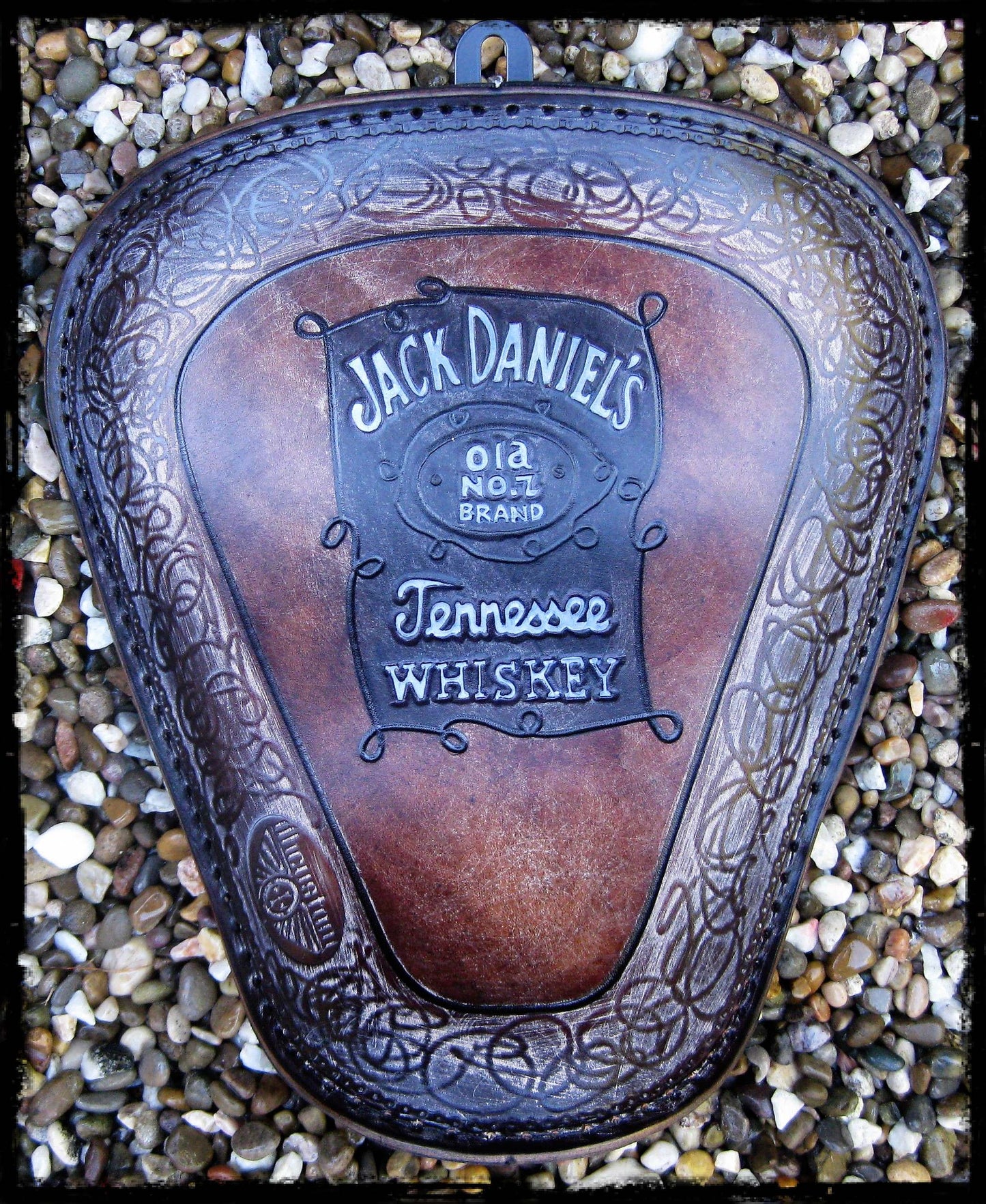 dhcustom up jack daniels solo seat - 10-22 Sportster