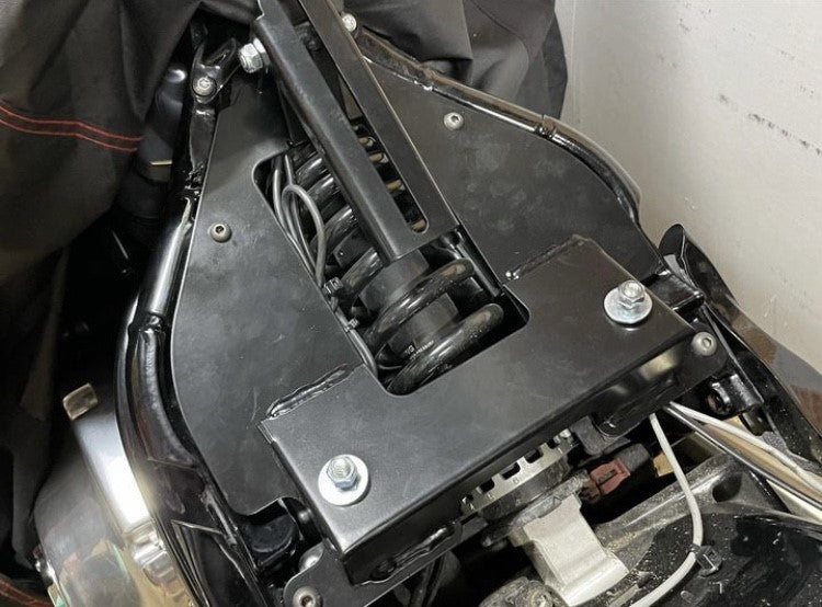 dhcustom solo seat szerelék kit - 18- Softail