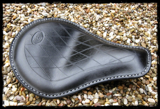 dhcustom blk leather diamond solo seat standard - universal