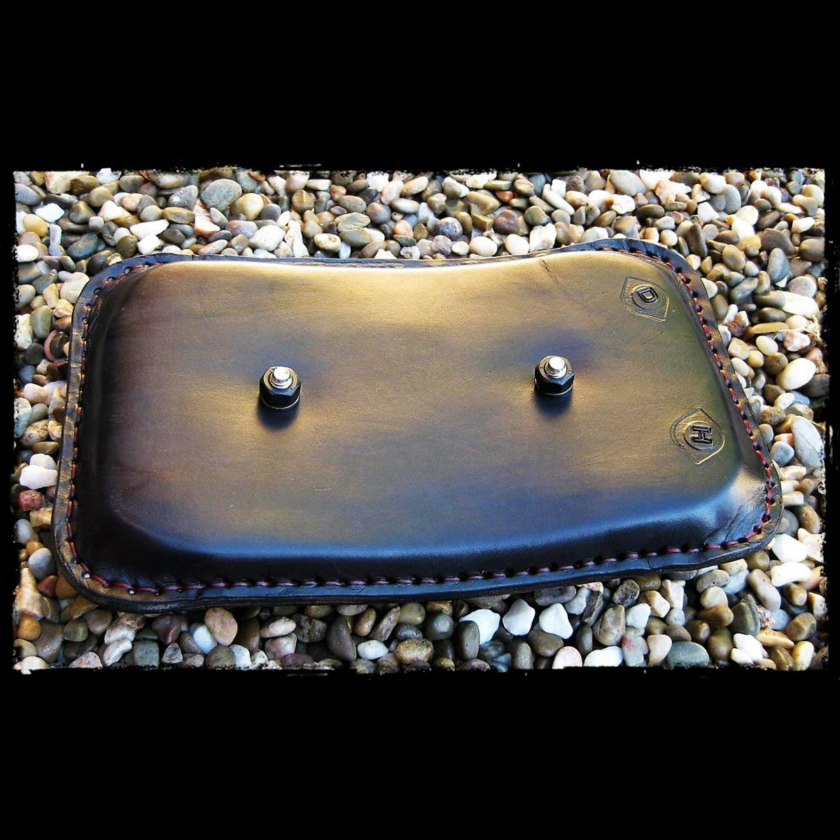 dhcustom diamond leather pillion pad