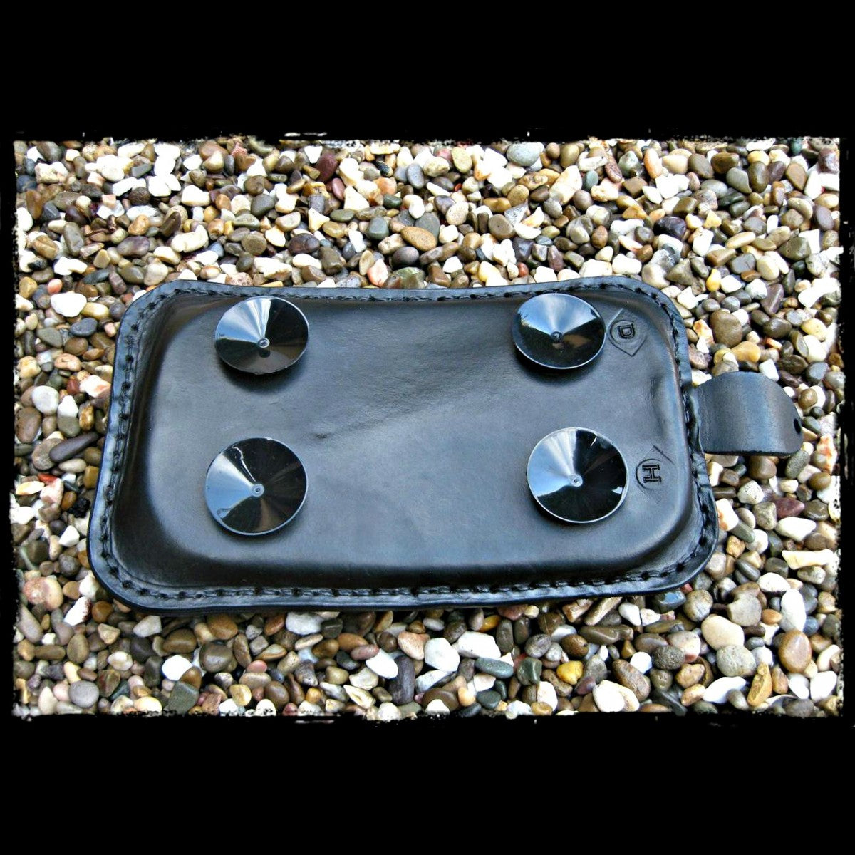 dhcustom diamond leather pillion pad