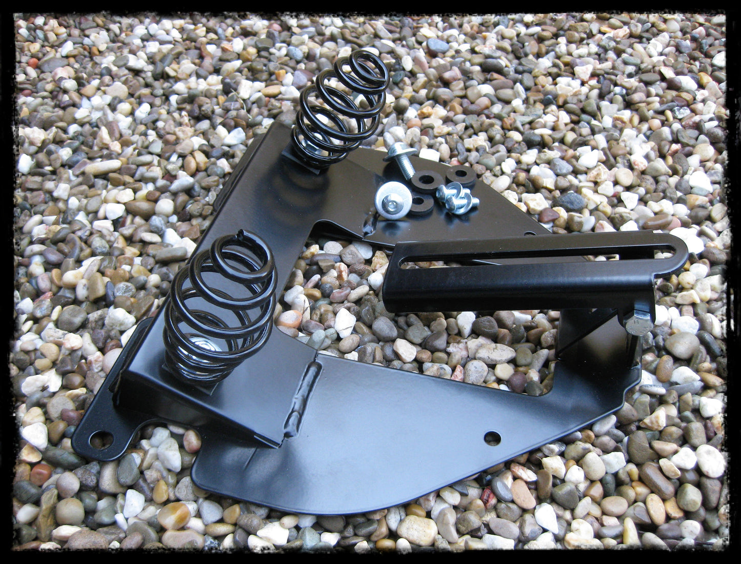 dhcustom solo seat szerelék kit - 18- Softail
